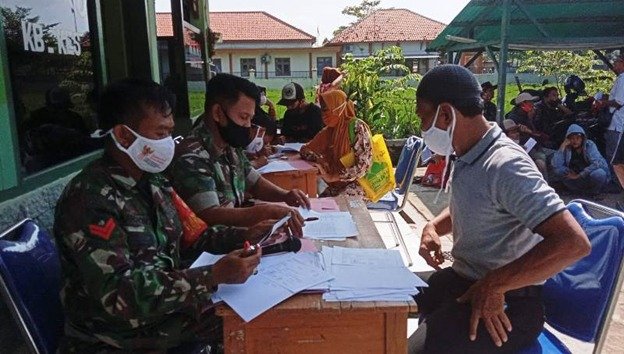 PKL Pemilik Warung Dan Nelayan Di Brebes Kembali Menerima Bantuan