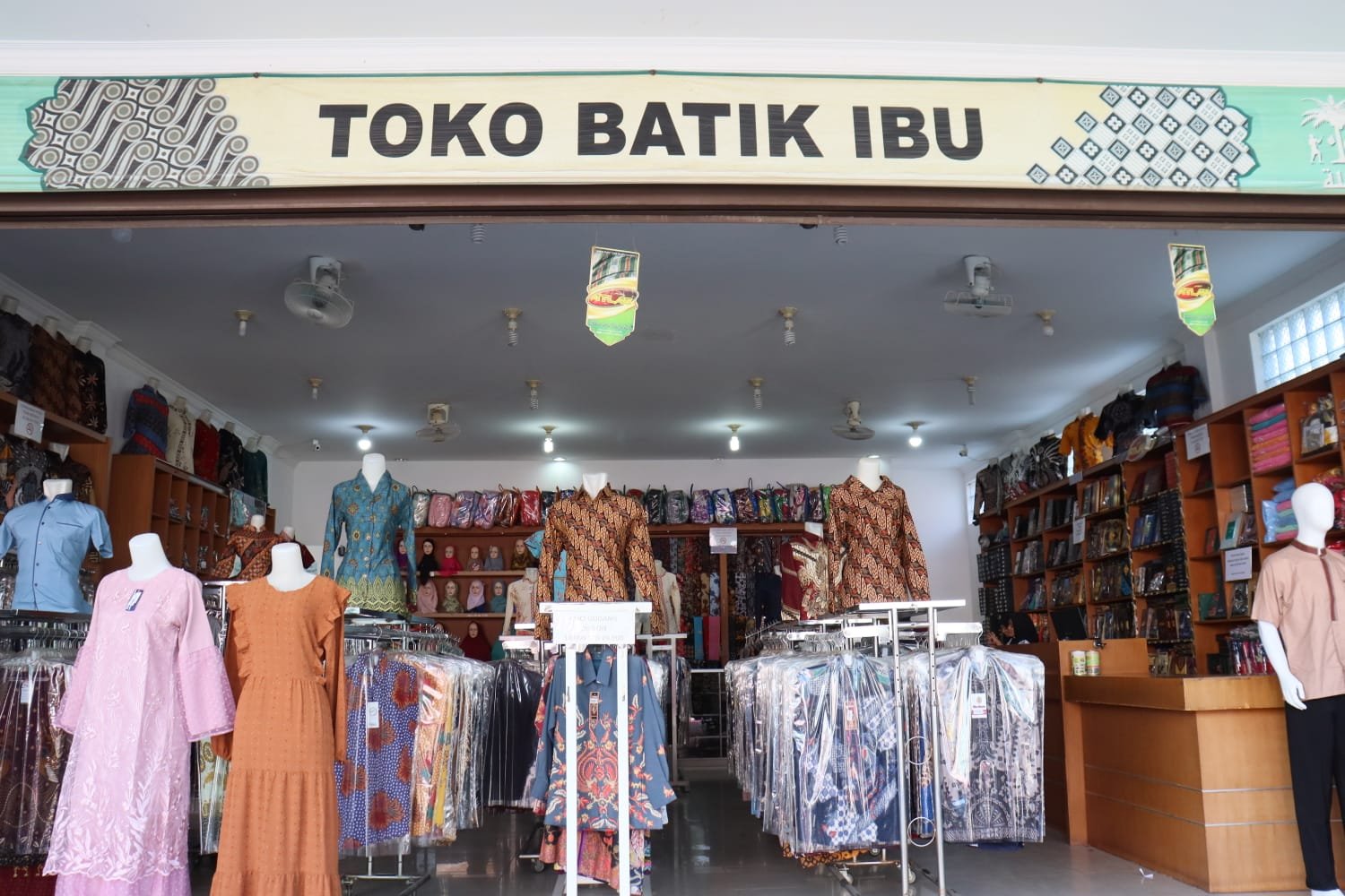 Toko Batik Ibu, Tawarkan Berbagai Motif Batik Di Jawa Tengah - BEENEWS.ID